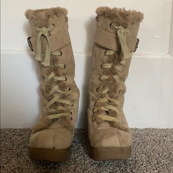 Winter boots with fur trim - Picture 2 of 6